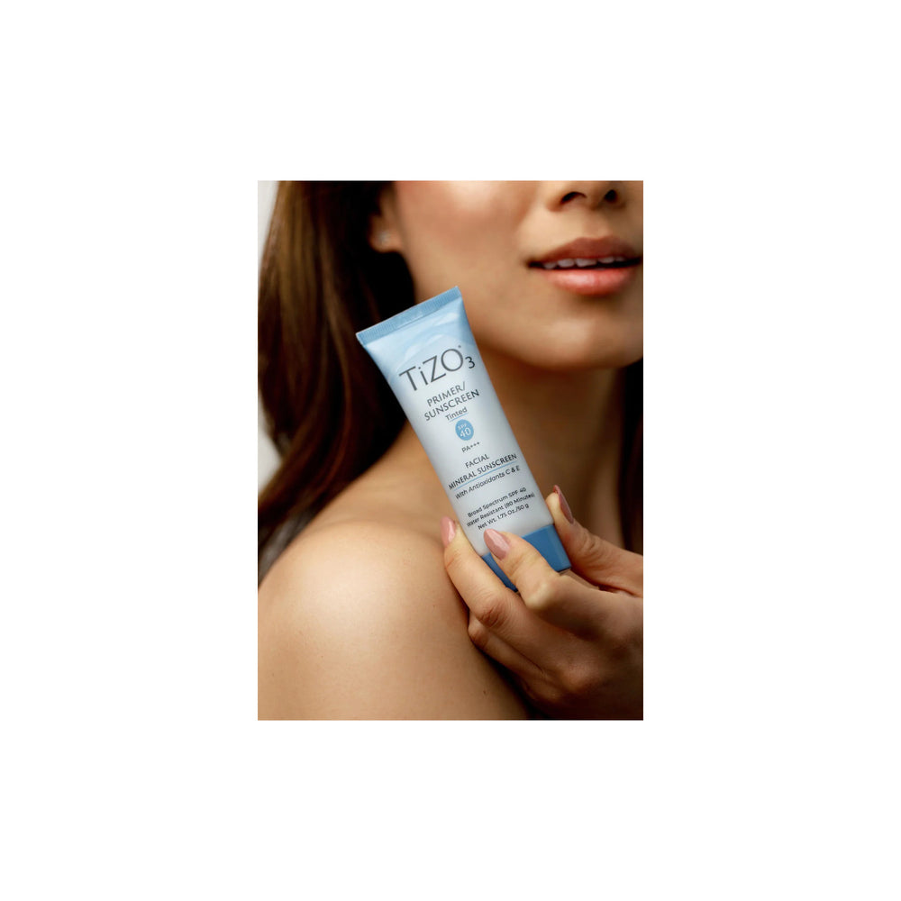 
                  
                    Load image into Gallery viewer, Tizo 3 Facial Mineral Sunscreen Tinted SPF 40
                  
                
